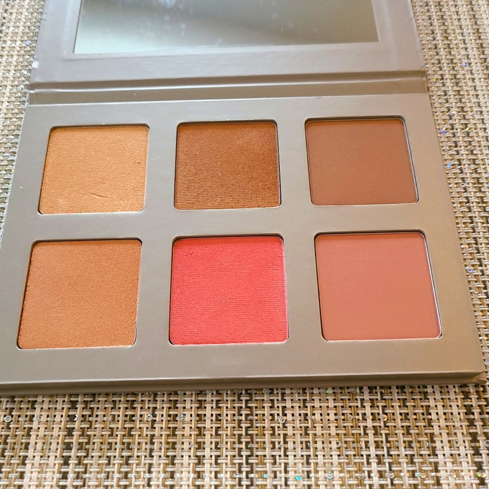Iconic London Blaze Chaser Face Palette